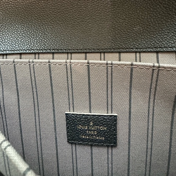 LOUIS VUITTON
Empreinte Braided Pochette Metis Black - Picture 5 of 14